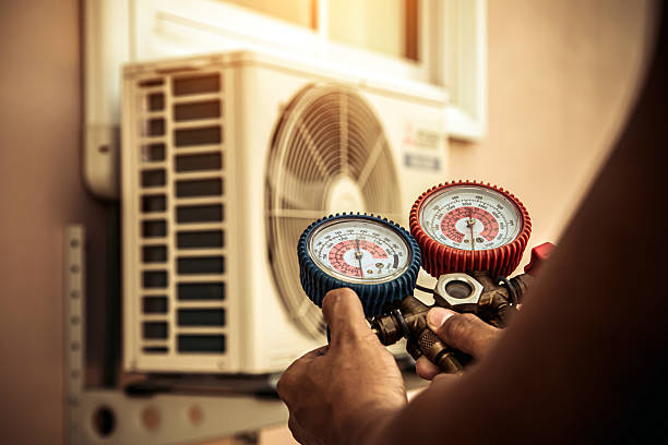 Professional Hvac technician working in Bethlehem, NC
